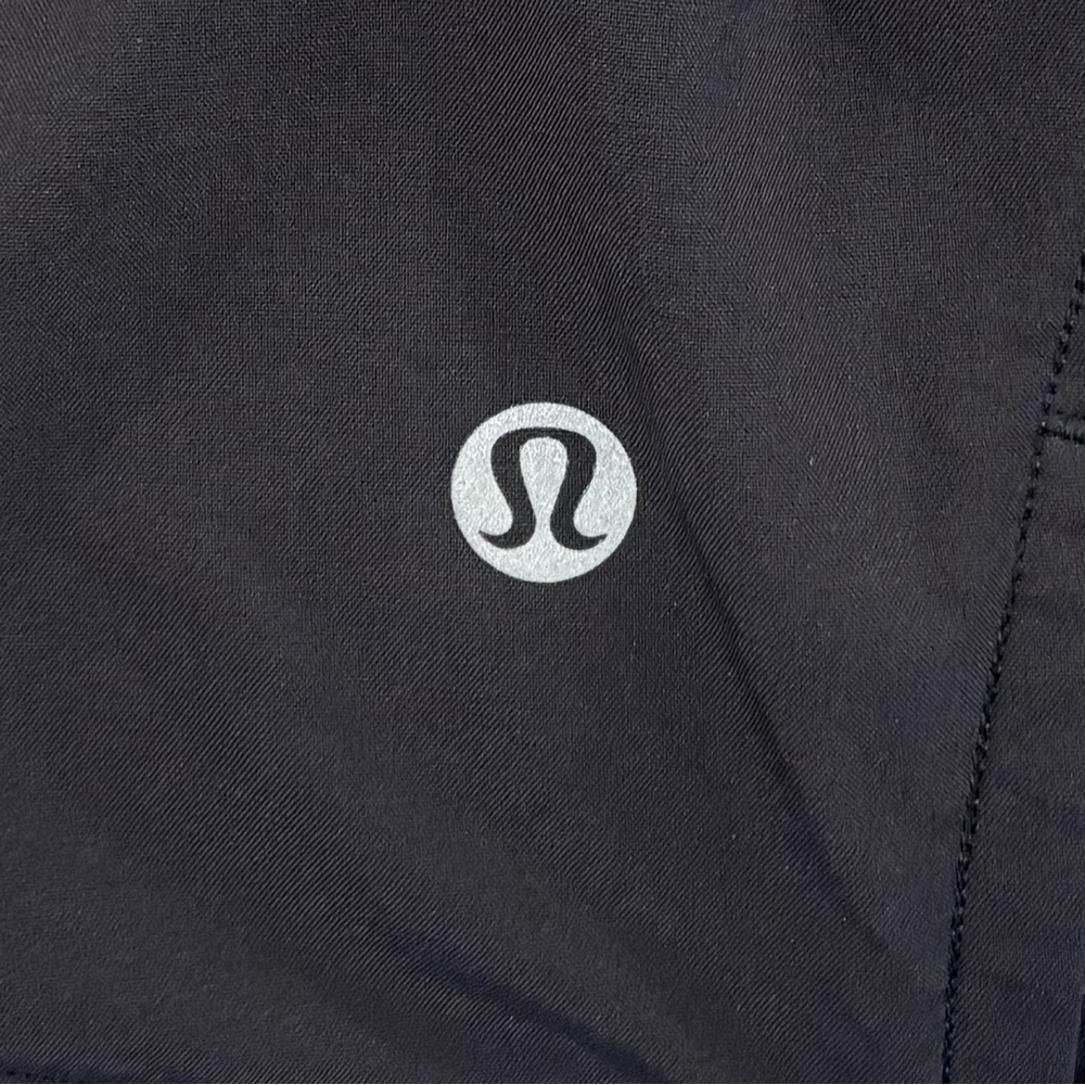 (SOLD) Lululemon Run Times Shorts II 4" Size 12 In Black - Picture 3 of 8